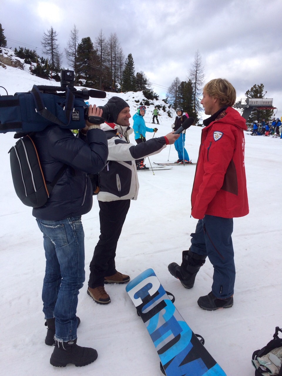 Boarderline_cortina_d_ampezzo_snowboard_scuola_snowboard_noleggio_apertura_faloria_cortinacube1