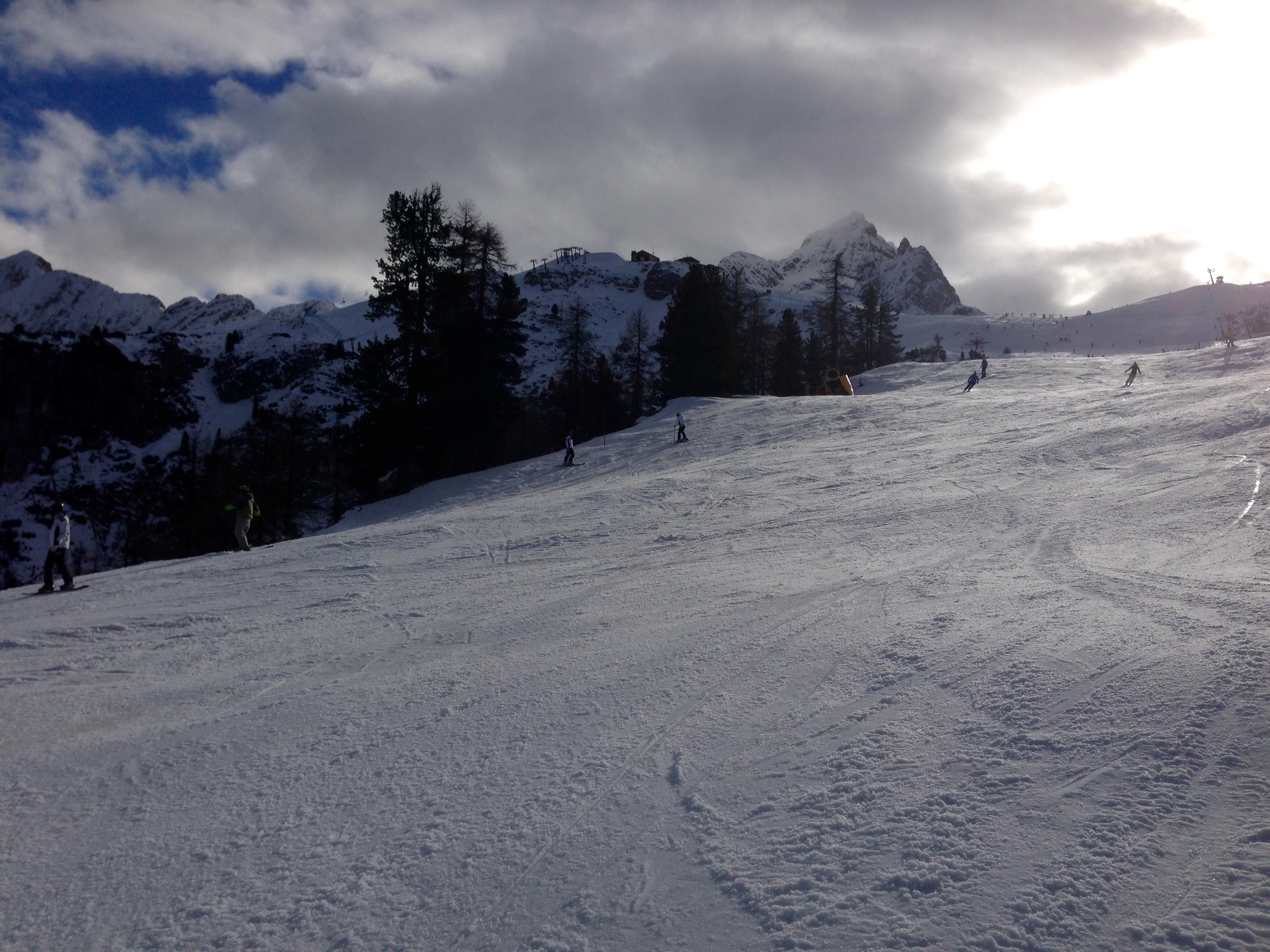 Boarderline_cortina_d_ampezzo_snowboard_scuola_snowboard_noleggio_apertura_faloria_cortinacube6